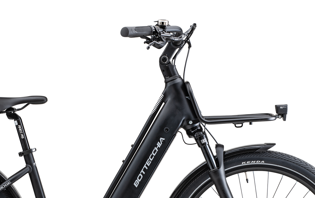 Bottecchia BE22 CAMBRIDGE dettaglio manubrio e portapacchi anteriore