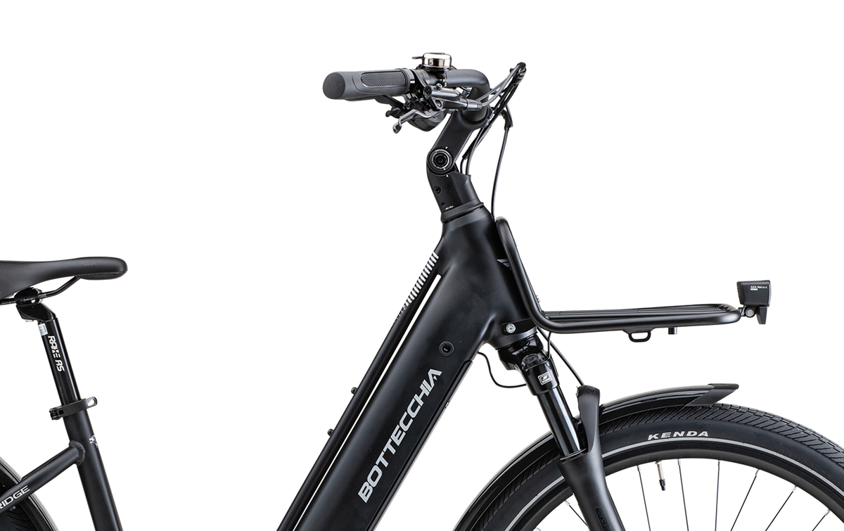 Bottecchia BE22 CAMBRIDGE dettaglio manubrio e portapacchi anteriore